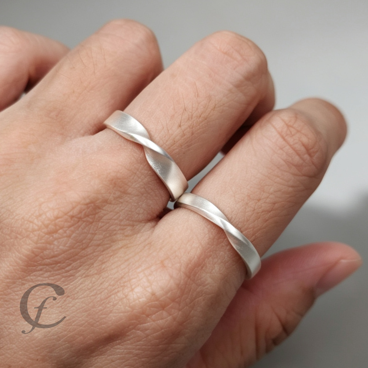 Personalized Matching Mobius Ring in Solid 925 Sterling Silver – Engraved Minimalist Twisted Wedding Bands